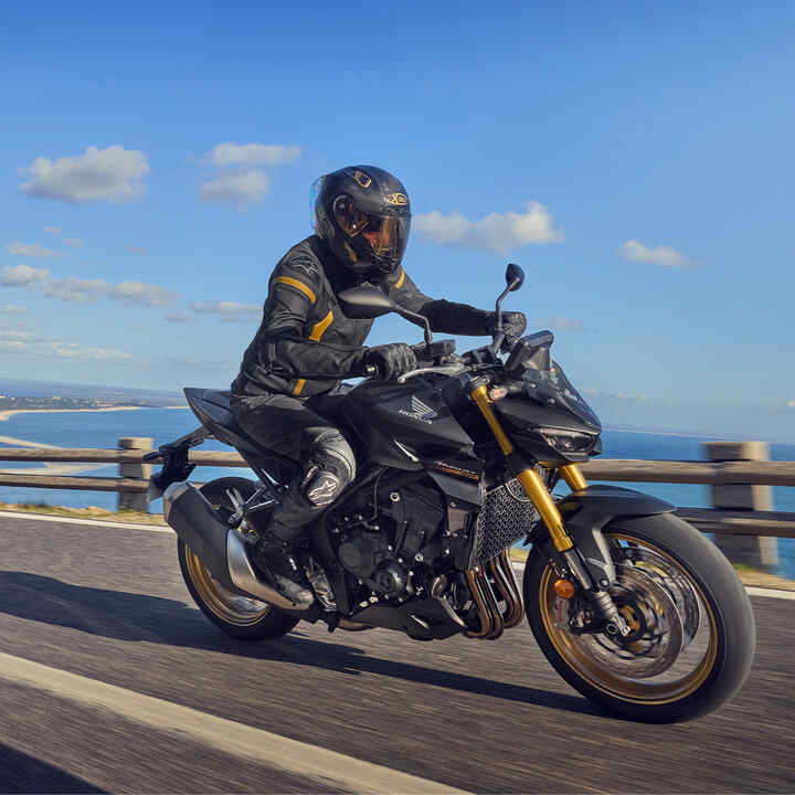 CB1000 Hornet front three quarter dynamic shot
